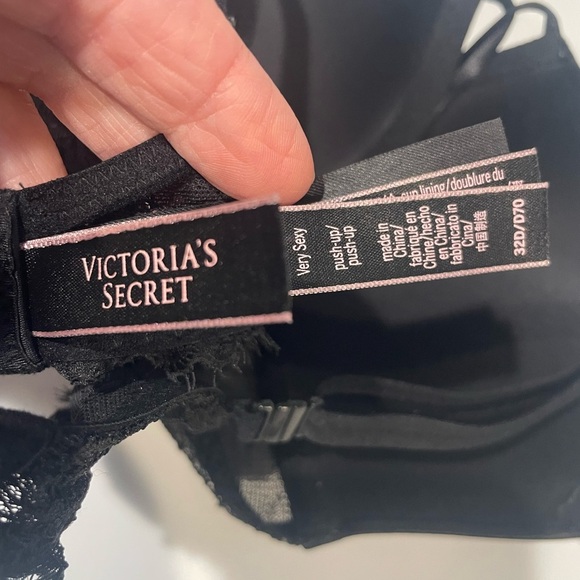 Black Very Sexy Push-up Bra - Picture 6 of 10